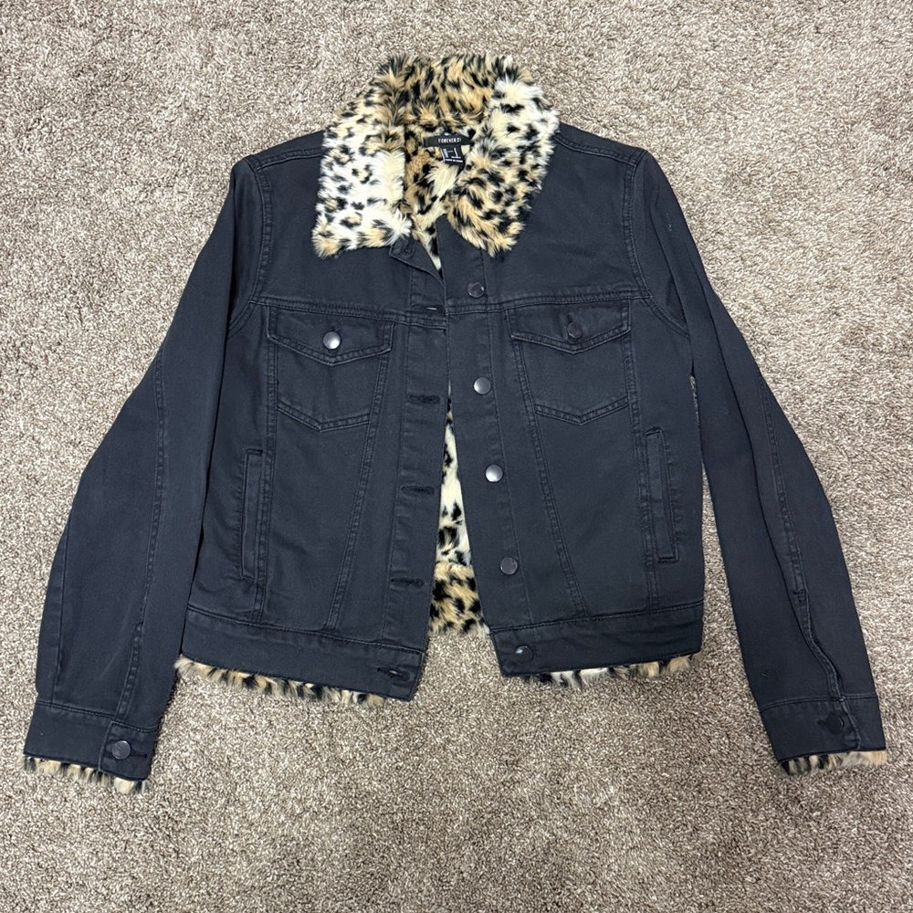 Forever 21 Small Black Denim Jacket with Cheetah Faux Fur Lining